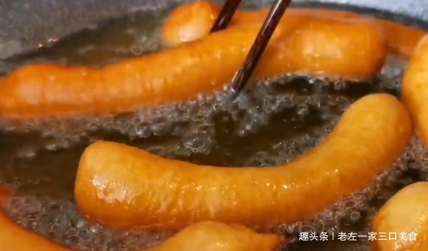  懒人|懒人早餐做法，不揉面不发面，手不沾面，出锅比红烧肉还香，解馋