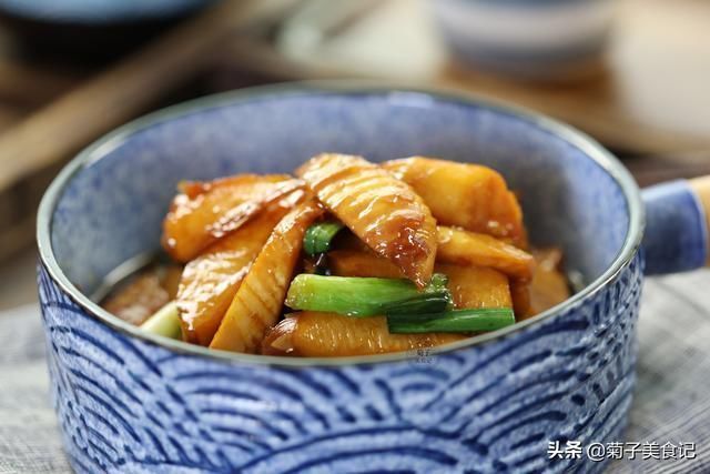 好吃|冬笋炖得一滴水也不加它们太好吃了,孩子们喜欢吃和吃