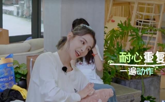  芭蕾|许佳琪教小朋友们跳芭蕾，郑爽明明也会，可反应却暖心又大气