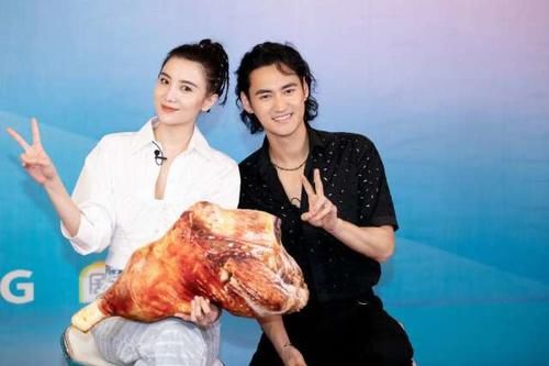 袁弘|袁弘宋佳组“阳光灿烂”CP,上演《生活像阳光一样灿烂》的生二胎