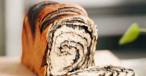  更具|黑芝麻汤种豆浆吐司，低糖高钙又养生，关键食材让豆香味更具风味