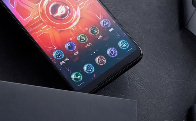  评测|ROG游戏手机3评测：首发865 Plus，看背后多数人会说三个字