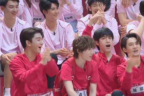  少女|硬糖少女不受重视，超新星预告只有两个镜头，希林只有声音没画面