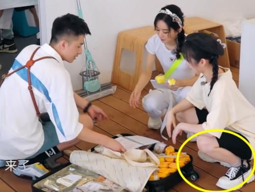  黄晓明|中餐厅唯一的“闲人”，啥也不干还恃宠而骄，林大厨忍不了要开除她