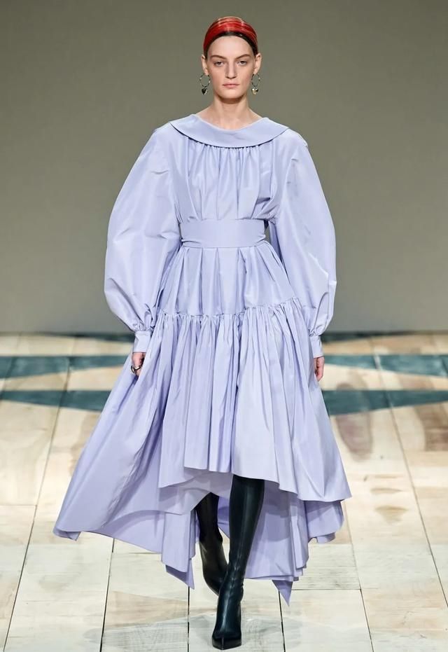 裙子|早秋最美的5条裙子，可以安排了