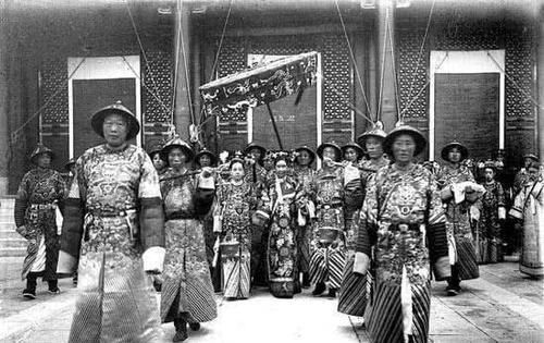 到底|慈禧死后身上发生了三件大事，到底是哪三件事？真相揭开