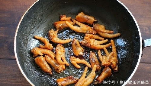  不腥|红烧鸡爪如此做，不腥不腻，色泽红亮味道好，越啃越香停不了