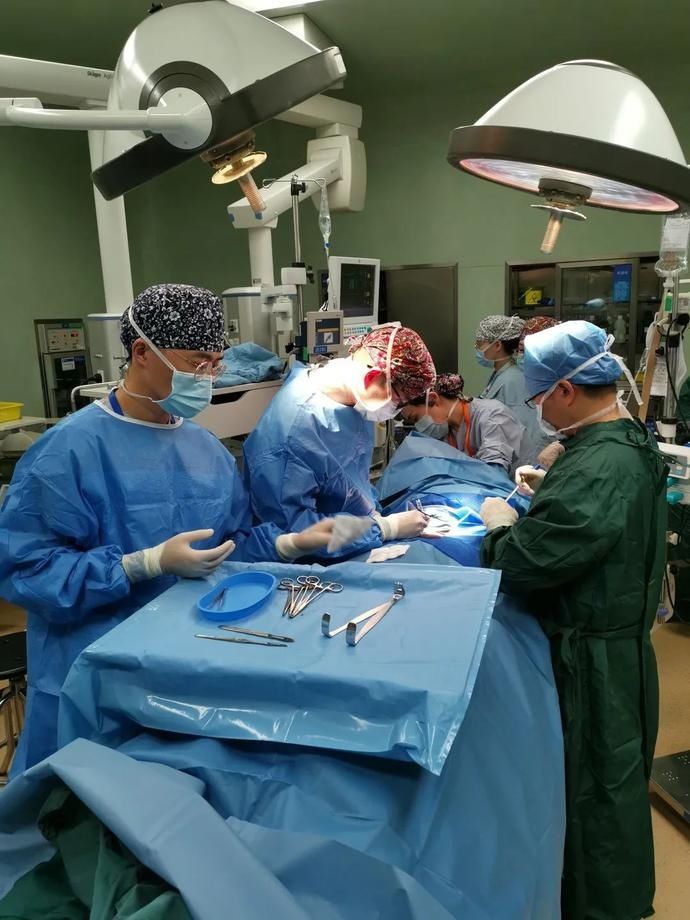  割破|杭州一女子骑电瓶车时突遭勒颈，气管被割破，“凶手”是谁？！