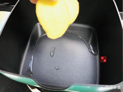  香嫩|原来鸡翅还可以这样做，小孩爱吃下饭没压力，香嫩美味和土豆最配