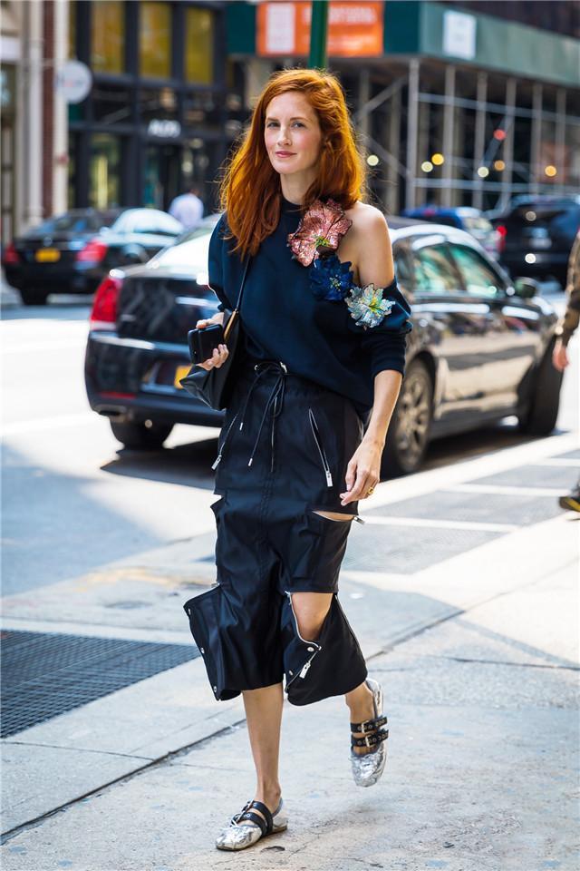 穿搭|别再穿“阔腿裤”了,很土!今年都在穿的是“倒装裤”,遮肉