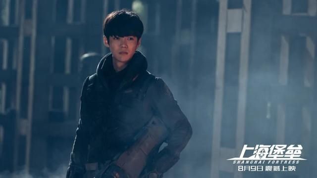  而立|《穿越火线》颠覆自我 步入而立的鹿晗正重新出发