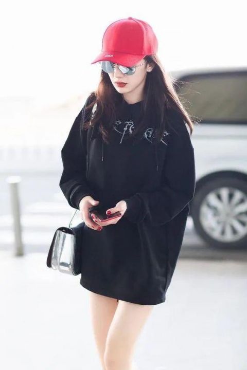  经典|是时候穿卫衣了，2020秋冬最时髦打开方式，好看爆了