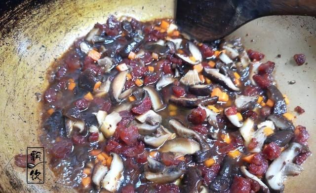  炒米饭|剩米饭也要吃得有滋有味，加这几样食材一炒，好看又好吃，特别香