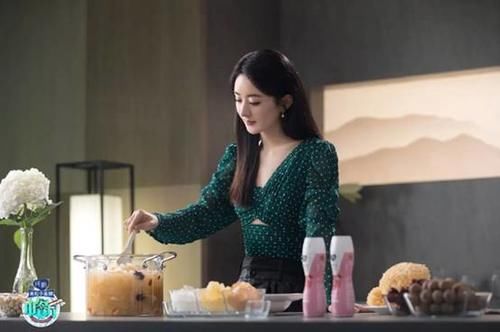  赵丽颖|《中餐厅》向赵丽颖道歉，不禁让人反思，如果不是她还会道歉吗？