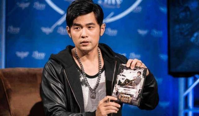 魔术|周杰伦直播30分钟收入超2000万!没唱歌超无聊,连关之琳都来捧场