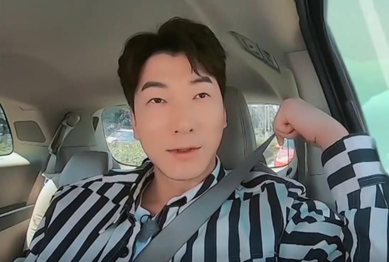  肤色|中餐厅的滤镜有多厚？赵丽颖前后一秒肤色差10度不算啥，看到口红：过分了