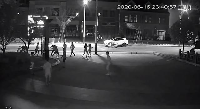  犯罪嫌疑人|就在鹰潭！深夜，两对情侣相约公园，场面堪称“演电影”