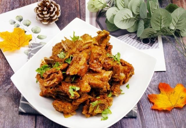  分钟|70岁外婆做排骨，不焯水不加油，30分钟上桌，咸香鲜醇抢着吃