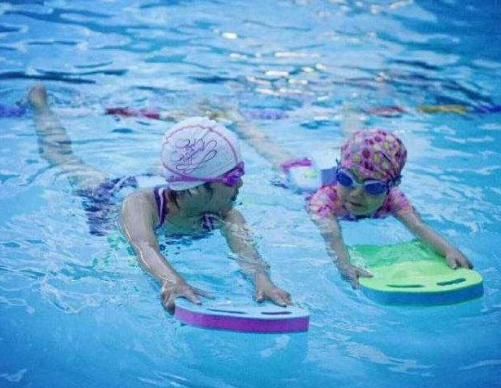  游泳|6岁男童上游泳课溺亡，挣扎到漂起来总计14分钟才被发现