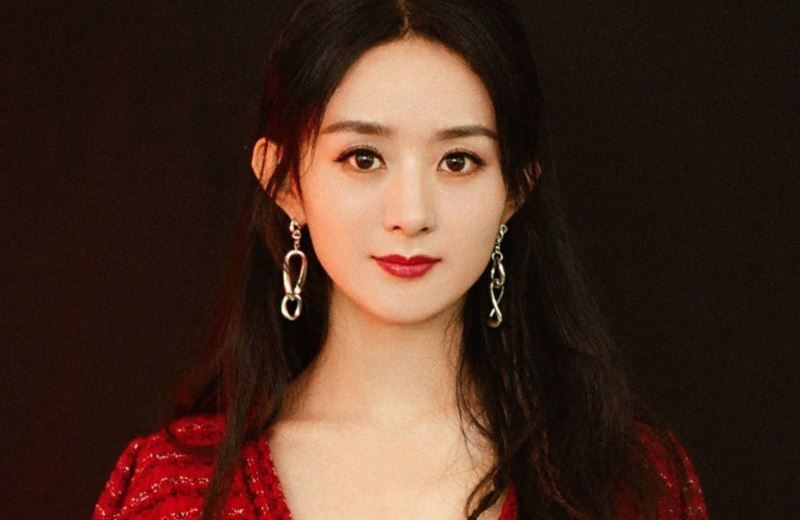  现身|赵丽颖扒拉菜被骂没素质，现身录节目情绪低落，这是招谁惹谁了