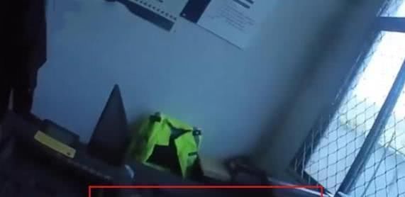 告诉我们|路人劝他少管闲事，小伙不听扶起老人，幸好他有行车记录仪