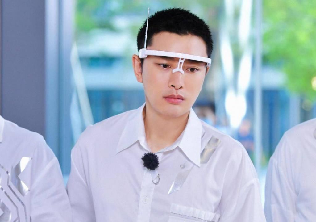  分钟|邓伦雷佳音《极挑》上演无间道获赞，贾乃亮却在最后5分钟破功