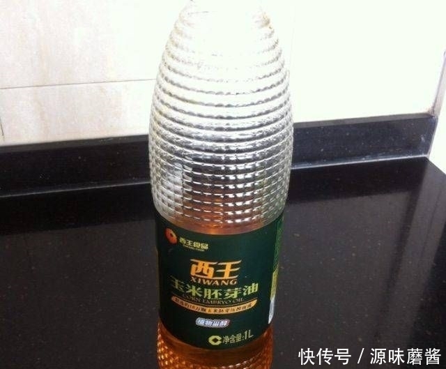 朗姆酒|波点巧克力蛋糕卷,酒体丰满,甜而不腻