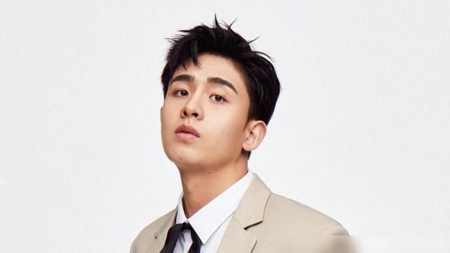  白举纲|《明日之子》刚迎来硬糖少女，下场考核助演嘉宾就来了，万众期待