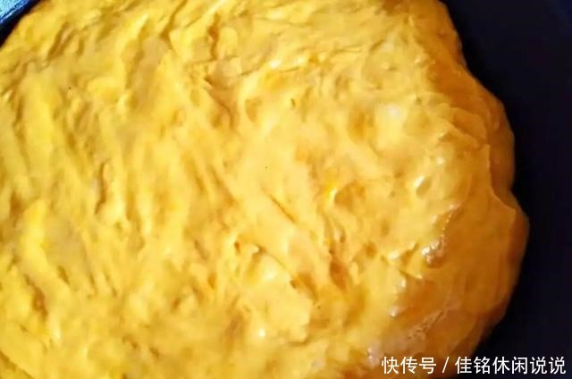 分钟|粗粮细做,快速早餐手不沾面南瓜饼,10分钟搞定!