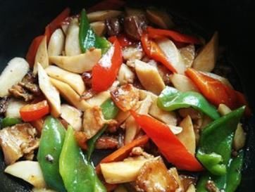  下饭|好吃不腻的杏鲍菇炒肉片，每一口香嫩爽滑，十分下饭