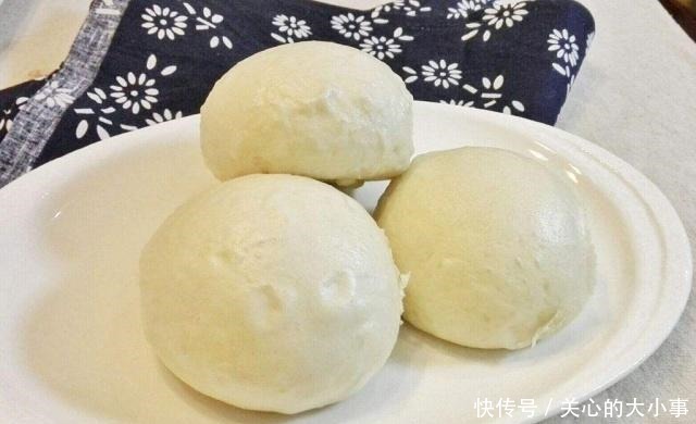 蒸馒头的时|做馒头时,有人用碱有人用苏打,大厨说出真相,加它才是最好吃的
