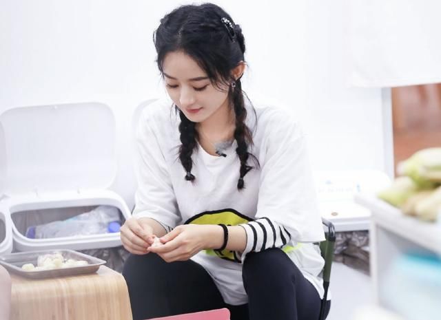  得知|《中餐厅》刚播，赵丽颖就传新剧消息，得知导演和男主：顶级配置