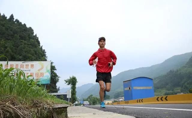  有人|有人1年跑100个马拉松，有人100年跑不了1个，你怎么办？