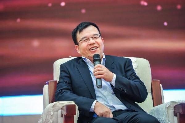 赚回|中国“最疯狂”夫妻档：为创业，卖掉5套房2车位，如今赚回270亿