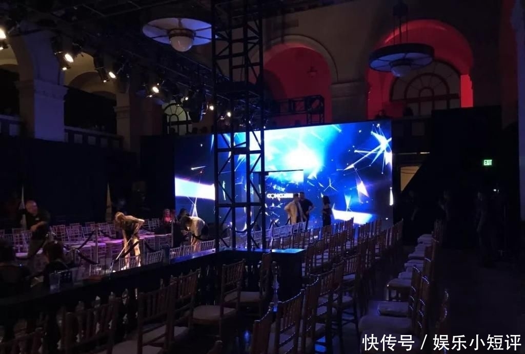 seating的工作|时装周实习生如何应付那些来看秀的“妖魔鬼怪”?