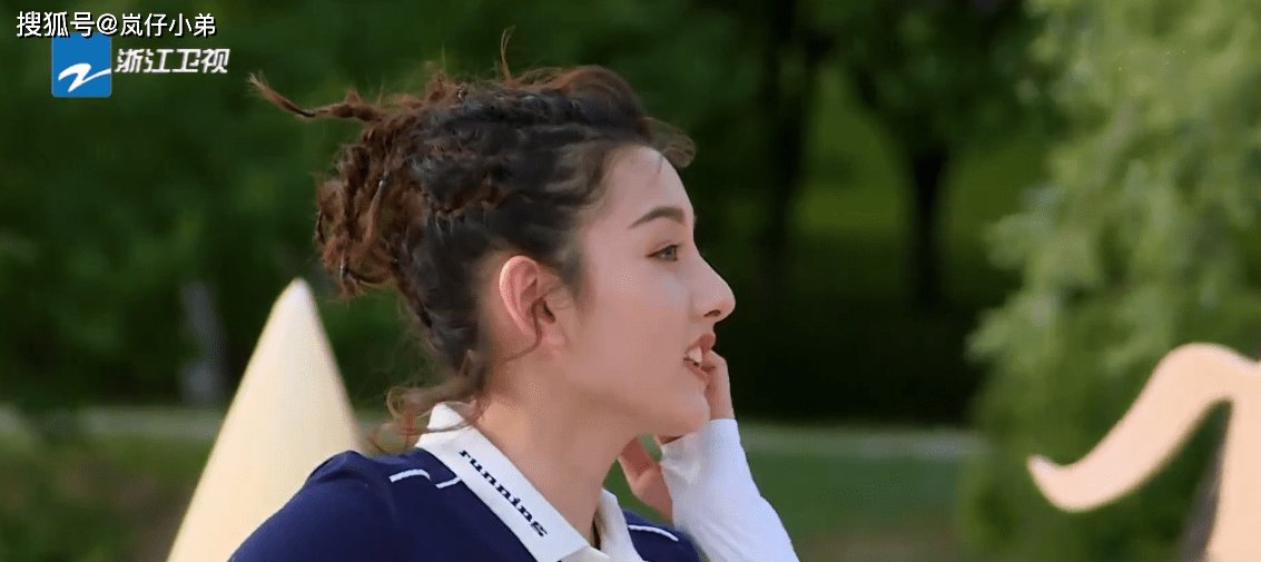  导演|本期《跑男》飞行嘉宾引发争议，一个当面怼导演，一个被导演diss