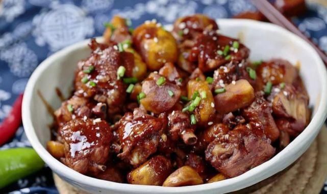  优质|优质生活|煮板栗时，板栗先下锅就错了！只需多加这1步，板栗又香又好剥