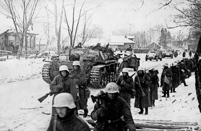 狂飙|一个德国小兵的疑惑：一路狂飙突进来到莫斯科城下，为何攻不进去