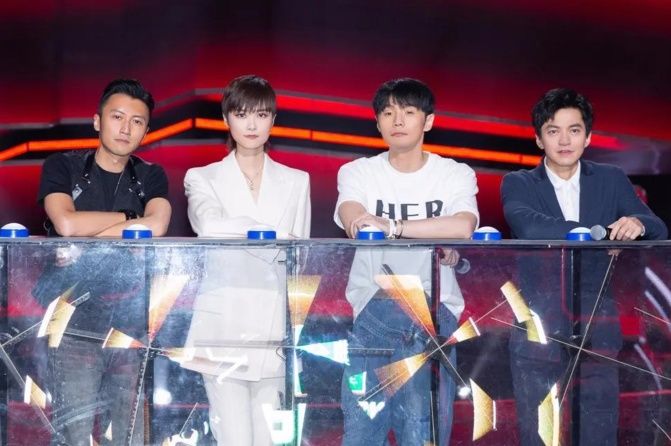  谢霆锋|李荣浩调侃谢霆锋：和王菲谁挣的钱多？谢霆锋幽默回复显情商