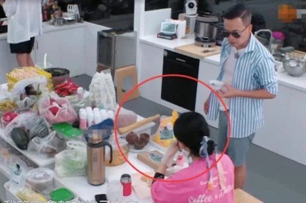 节目组|赵丽颖吃坏桃后腹泻,谁注意字幕4字提醒才知真人秀有多真实