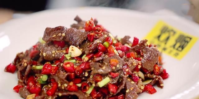  登上|《中餐厅》登上《光明日报》，第一期就被官媒安利，凭的是什么？