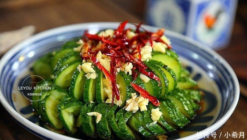 黄瓜|凉拌黄瓜, 换一种切法, 片片不断, 新年在家露一手