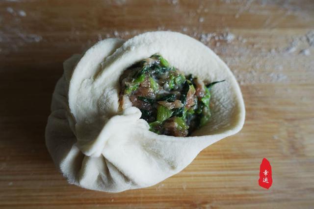  破皮|馅饼这样做才不破皮，皮薄馅足不露馅，原来和面也有小技巧