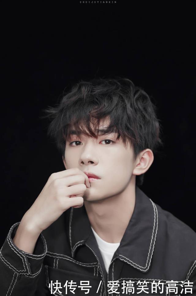  家教|请《少年之名》请易烊千玺做家教，身高假海报P，张艺兴：后悔