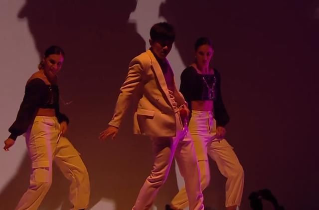  蔡徐坤|芒果台晚会收视还能这么低？万茜主持令人窒息，蔡徐坤压轴也没用