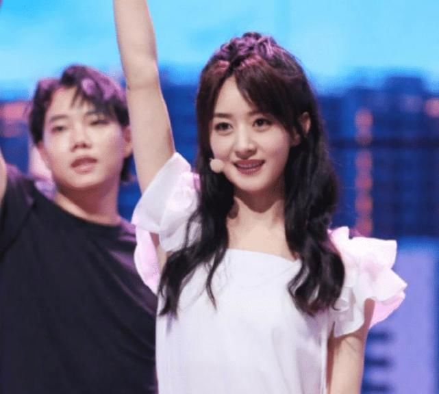  美颜|快本导演太会玩拍，拍赵丽颖近照时突然关美颜，真实形象让人想取关