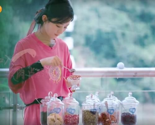  节目|中餐厅为综艺效果不顾嘉宾身体？看赵丽颖吃变质桃子不提醒！