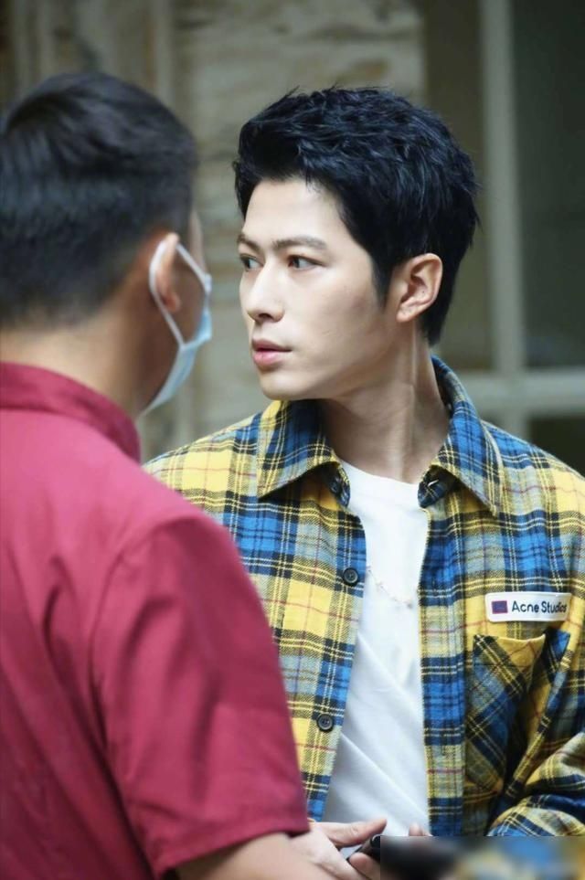  王鹤棣|《元气满满的哥哥》上班图来啦！黄明昊、杨洋等人状态超好