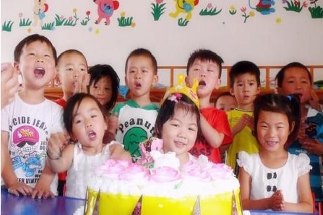 幼儿园|娃过生日家长送蛋糕到学校，一度遭到老师反感，这些隐患不能忽视