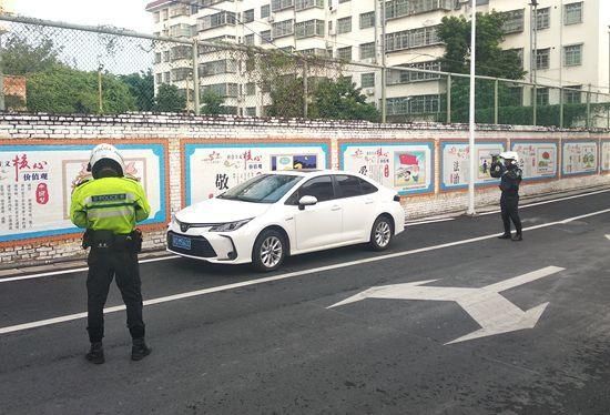 队队员|昌江不断加大交通巡查管控力度 违停机动车罚款100元